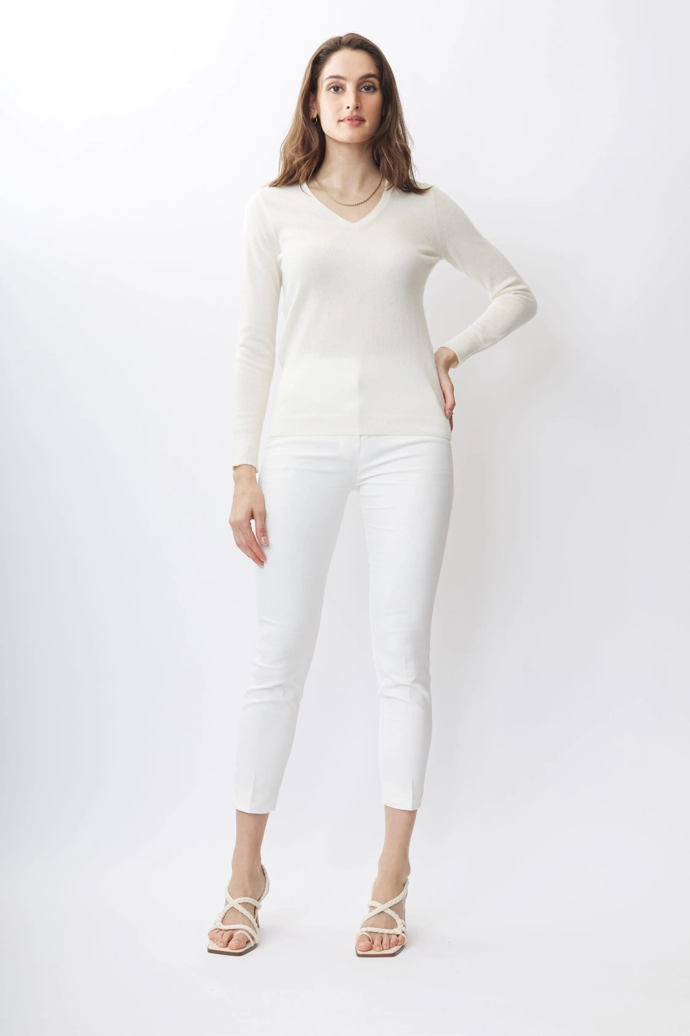 Robertson Madison 100% Cashmere Fine Gauge V-Neck CC-246 | Ivory